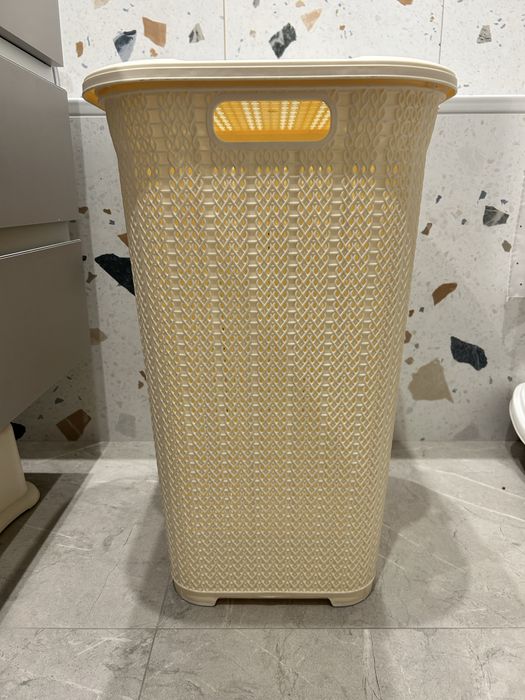 Корзина платикова кошик для білизни у ванну кімнату