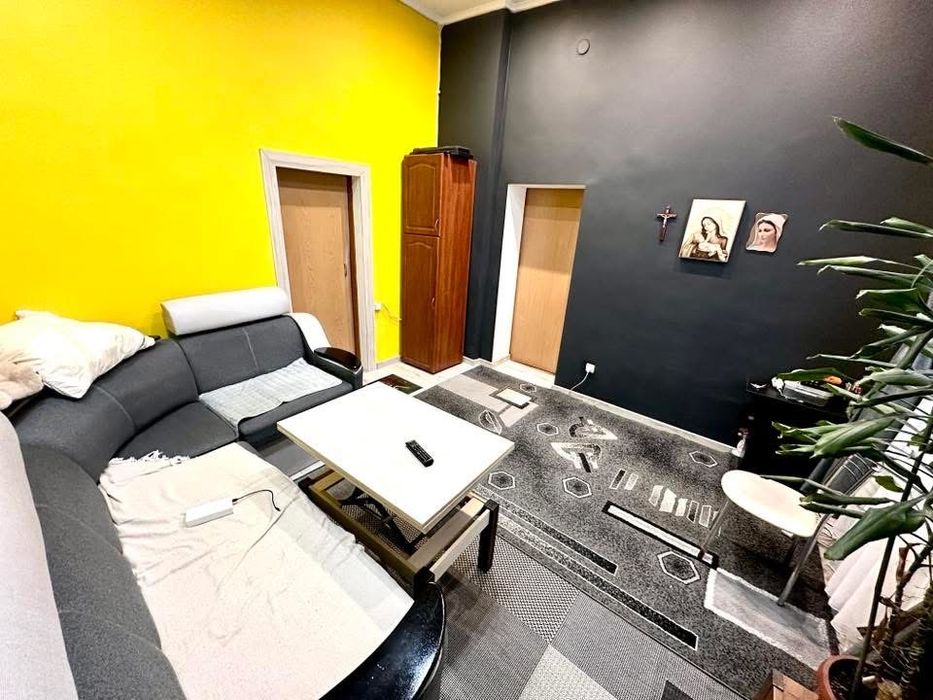 Продається 2-кімн. квартира в центрі м. Стрий.