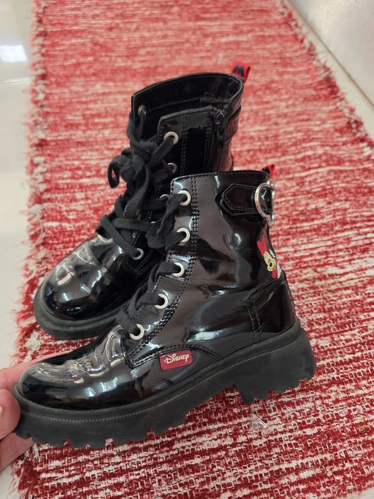 Botas de menina como novas