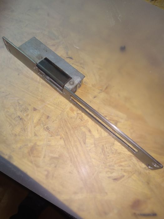 Електромеханічна засувк 8-12v,300ma.