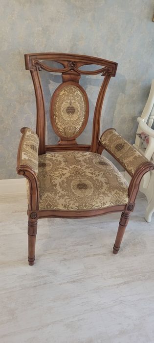 Крісло,стільчик в класичному,ретро стилі