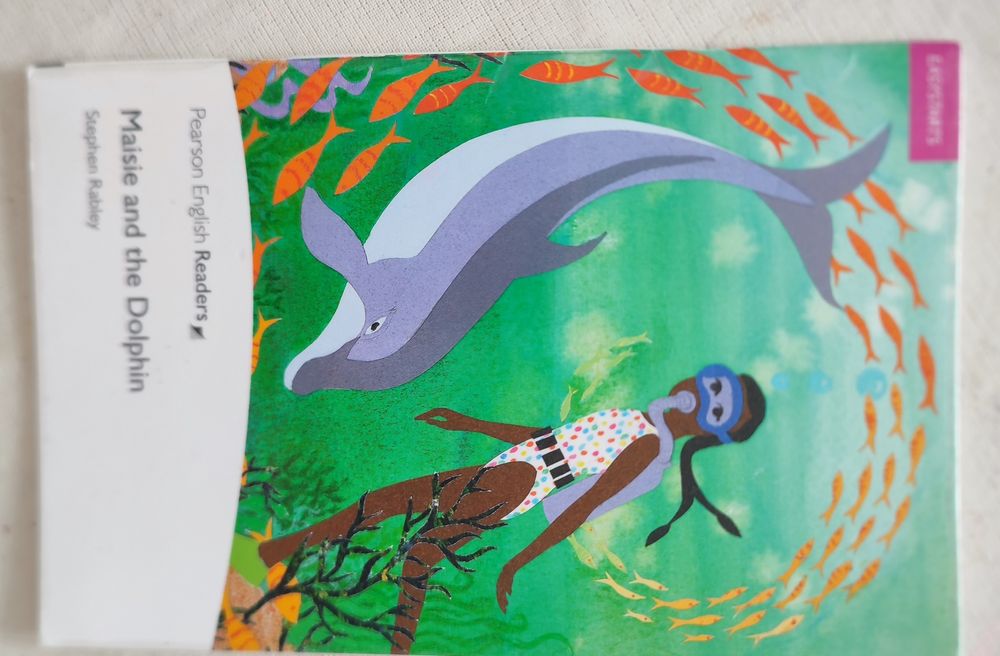 Livro Maisie and The Dolphin