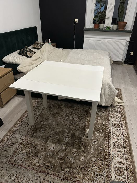 Biały stół rozkladany