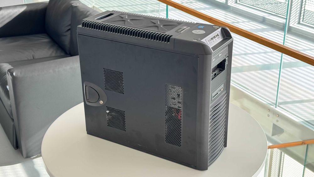 Computador TSUNAMI (Xeon, NVIDIA GeForce, Windows 10 PRO) - Servidor