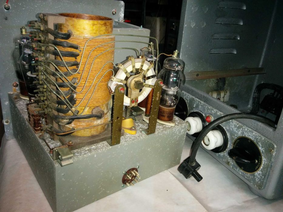 Transmissor Elektromekano S 106 a válvulas, náutico.Radioamador.
