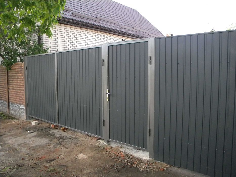 Распашные ворота, въездные, с калиткой, автоматические