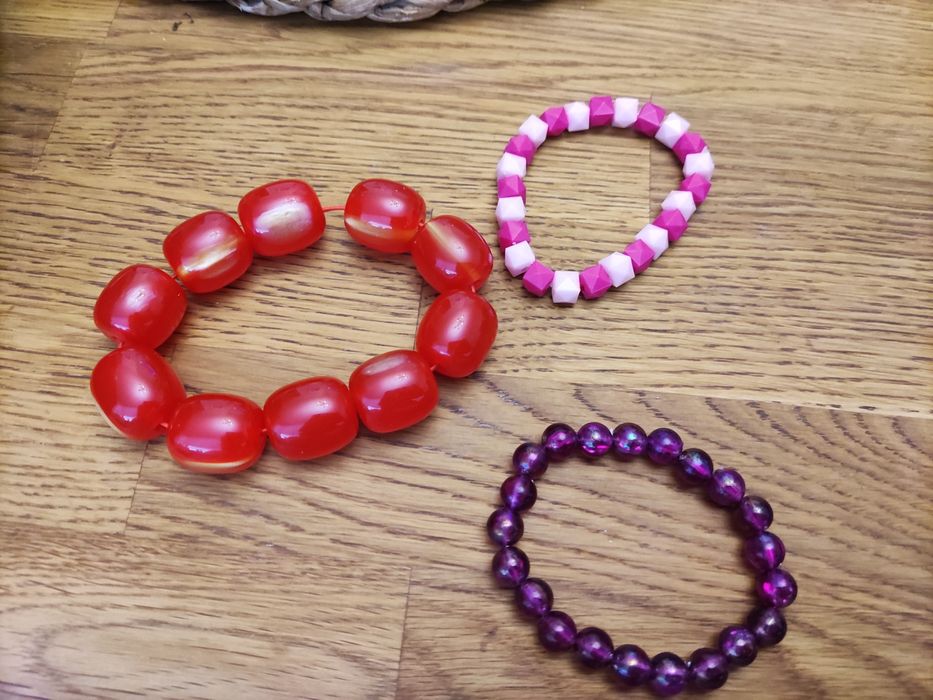 Plastikowe bransoletki