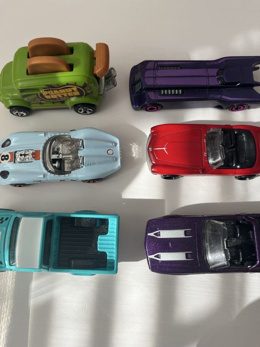 Машинки hot wheels