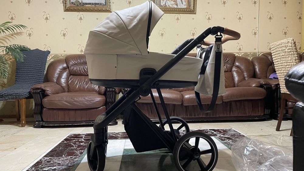 Продам коляску Роан іві Roan ivi