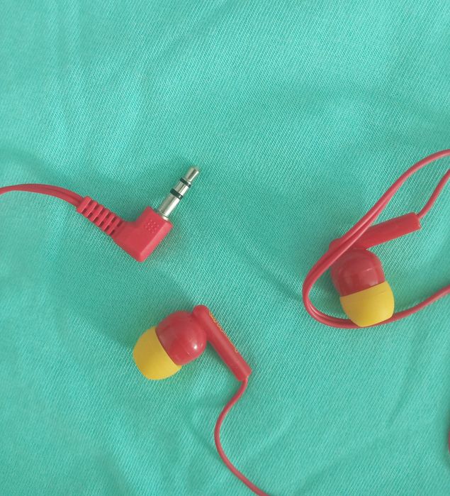 Проводные наушники