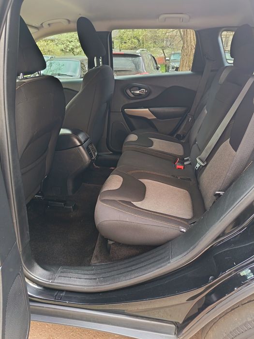 Продам Jeep Cherokee