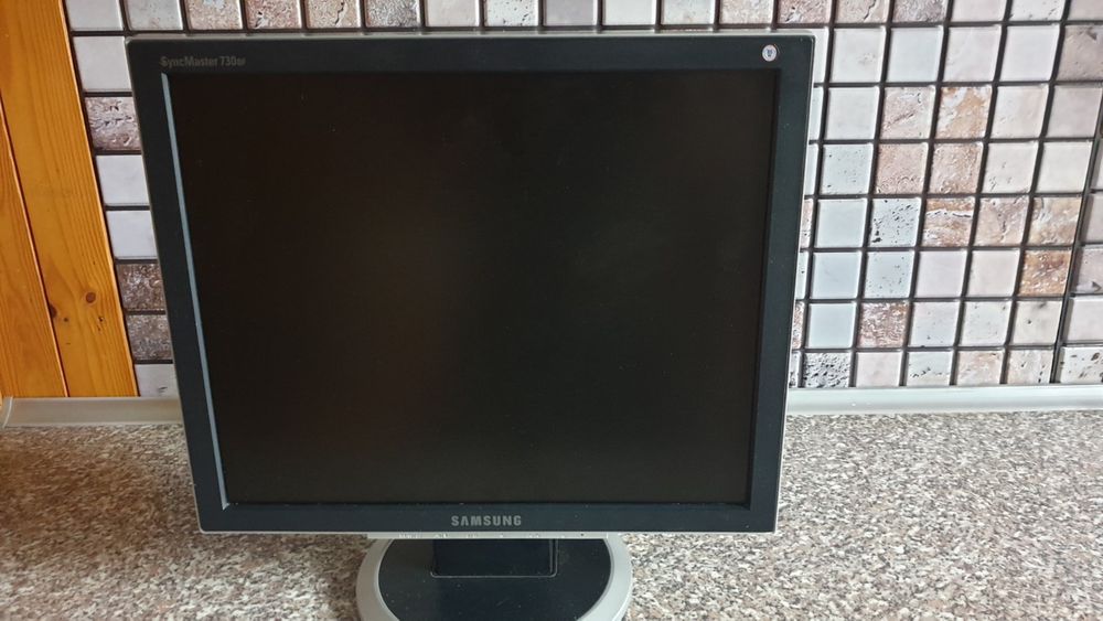 Монітор Samsung 730bf