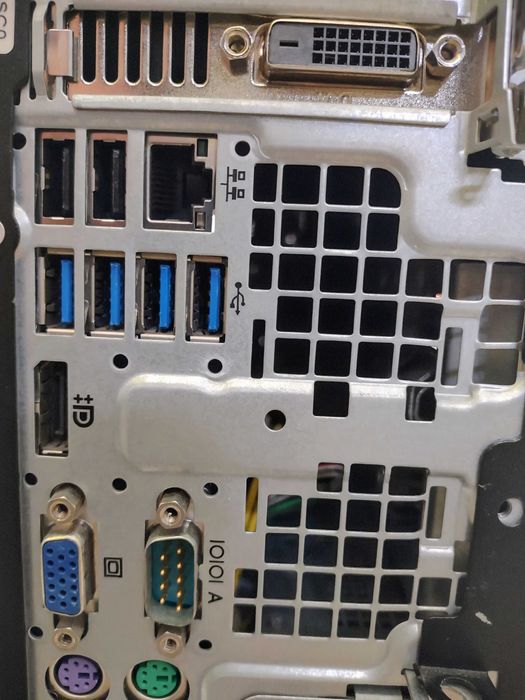 Komputer HP z GTX 1650 + Monitor + Klawiatura + Mysz + TP-Link
