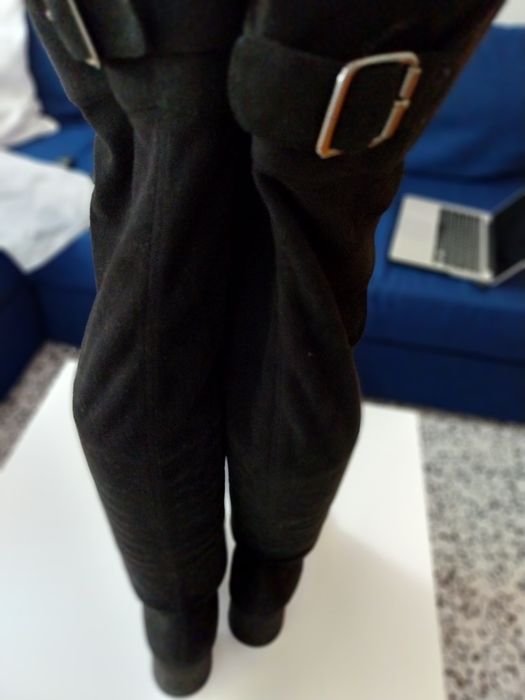 Botas de Cano Alto em Camurça Tam.39 Bershka