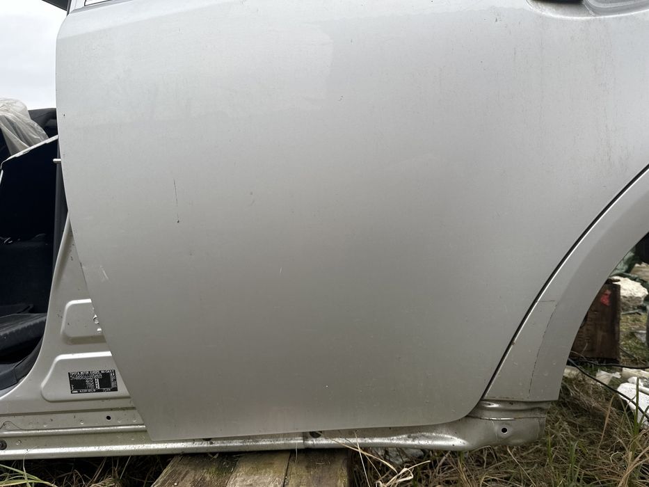 Двері дверь Lexus IS XE2 05-13 Лексус іс