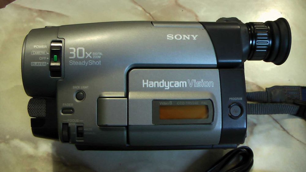 Відеокамера Sony CCD-TRV24E