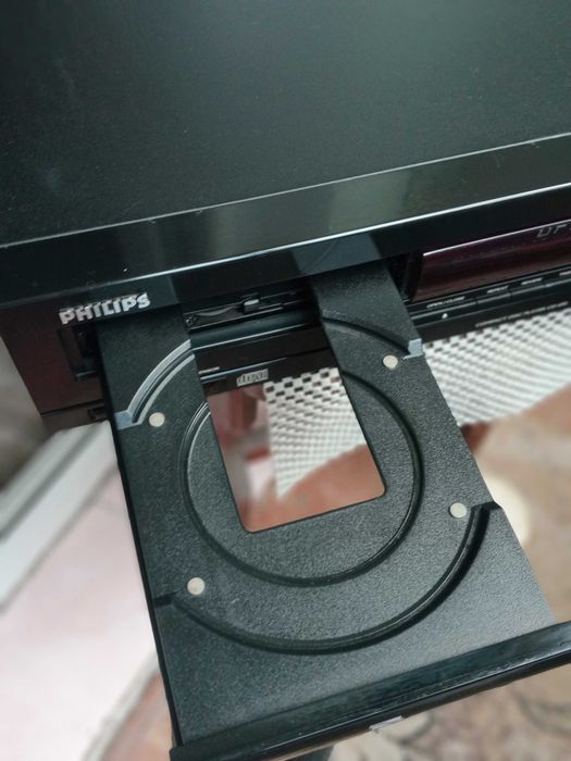 Классический стационарный CD-проигрыватель Philips CD692.