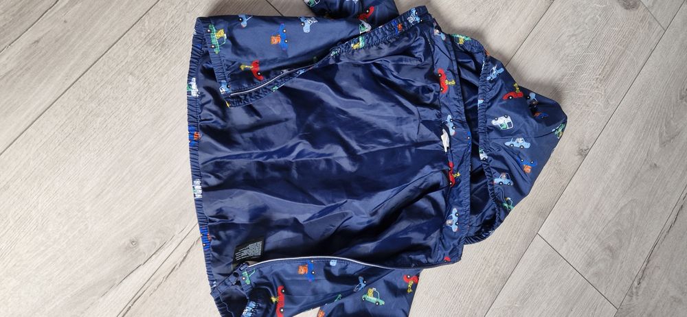 H&M kurtka autka pojazdy samochody