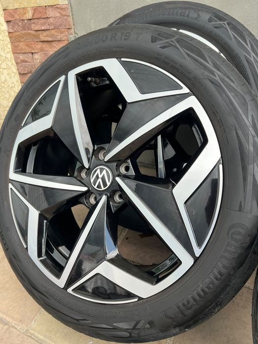 Диски з шинами VW Volkswagen r19 5/112 id 3 id4 7.5j et 50 contenintal 215/50 r19 з датчиками тиску