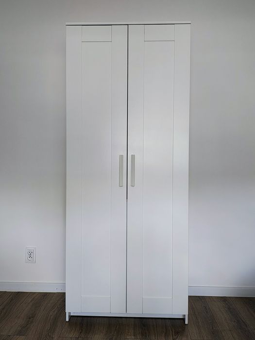 Szafa ubraniowa Ikea Brimnes, kolor biały - stan bardzo dobry.