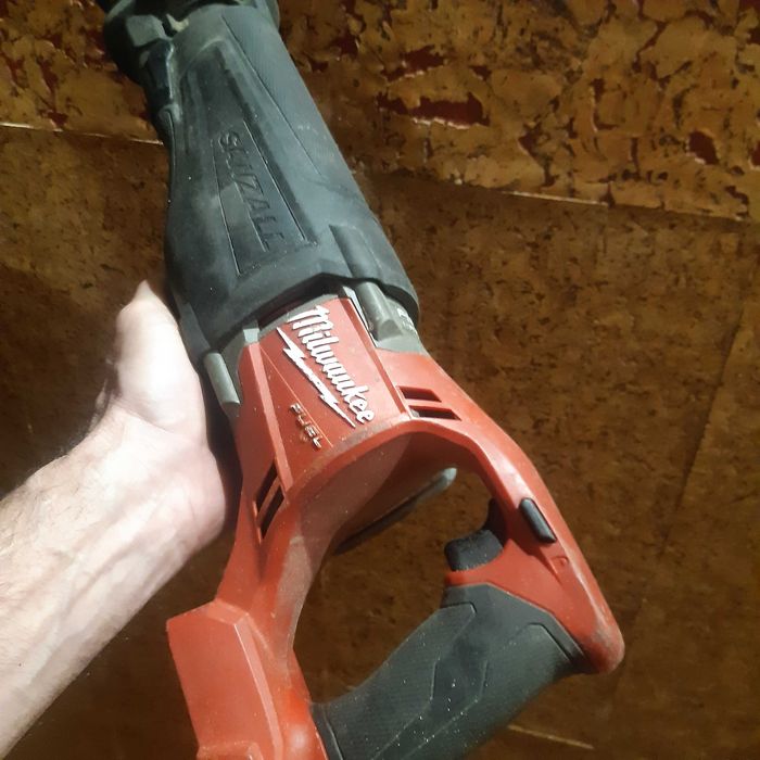 Шаблева пилка Milwaukee