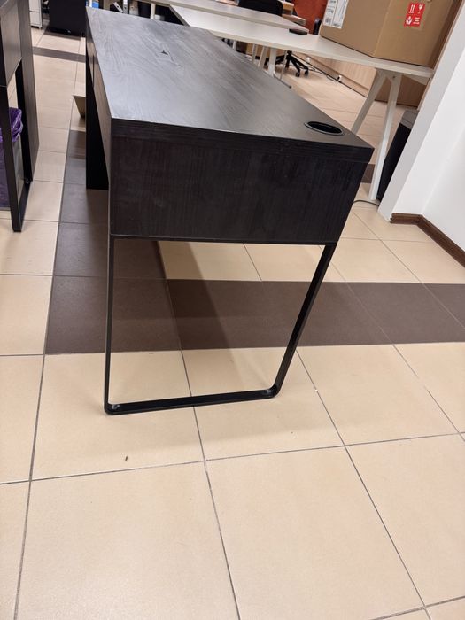 Biurka 142 cm x 50 cm czarne