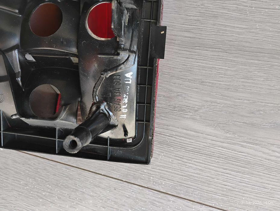 Farolim traseiro Drt  ou Esq Escort cabrio Mk4