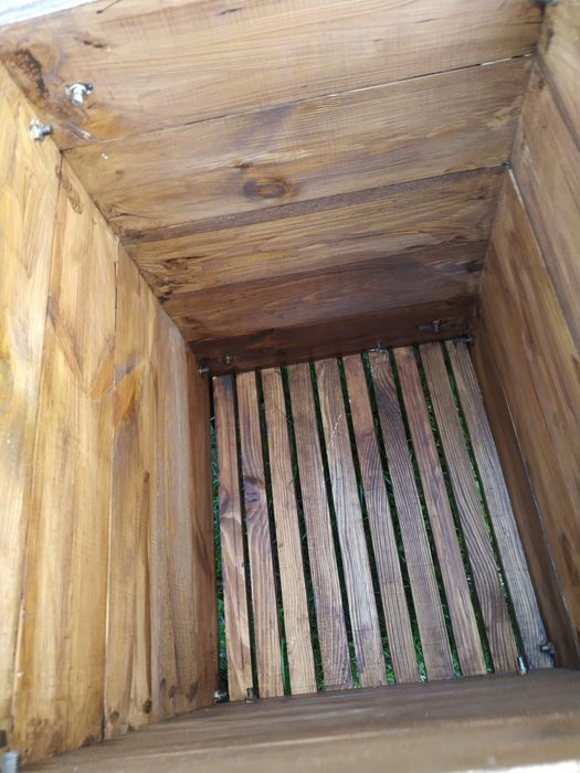 Кашпо для туи из натурального дерева.