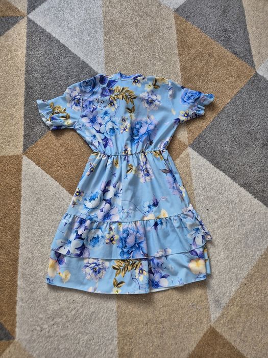 Letnia elegancka sukienka rozm. 134