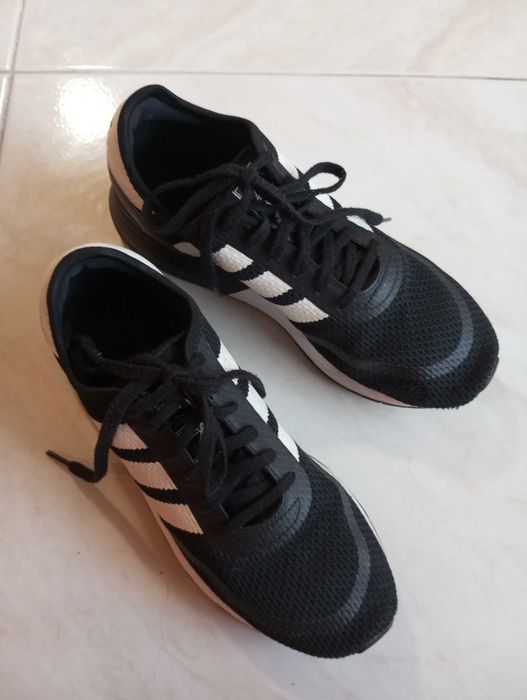 Ténis Adidas originais e seminovos