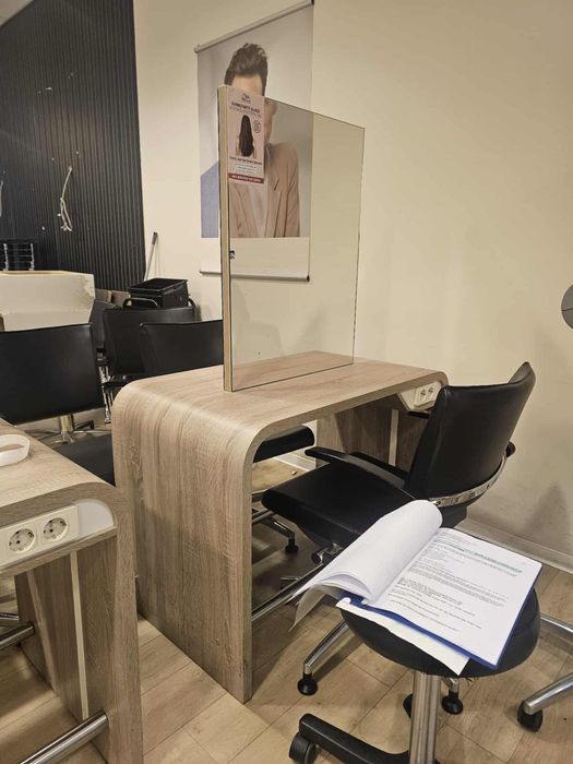 Konsola dwustronna konsolka fryzjerska fryzjer dwa lustra salon fryzjerski barber plus ładowarka do telefonu suszarki podest okazja