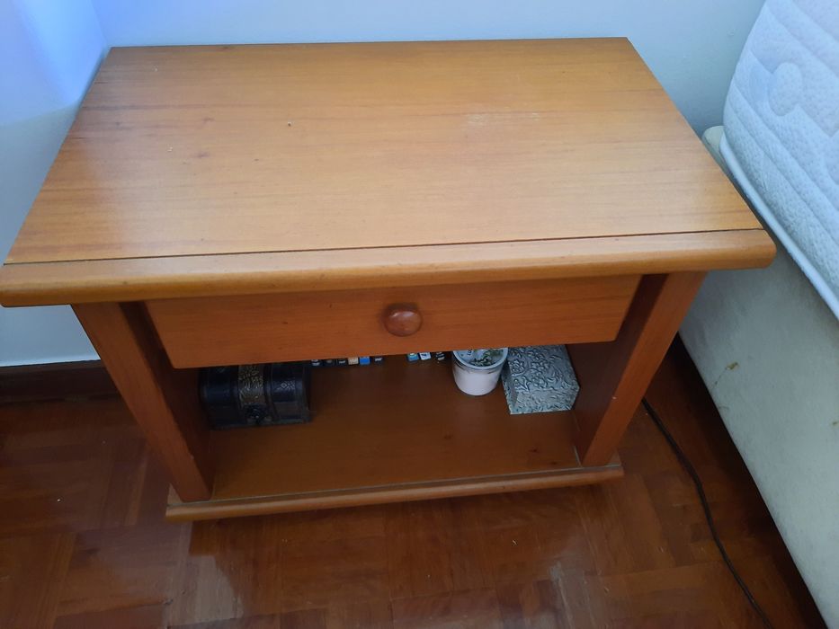 Mobília de quarto de casal em madeira de cerejeira maciça