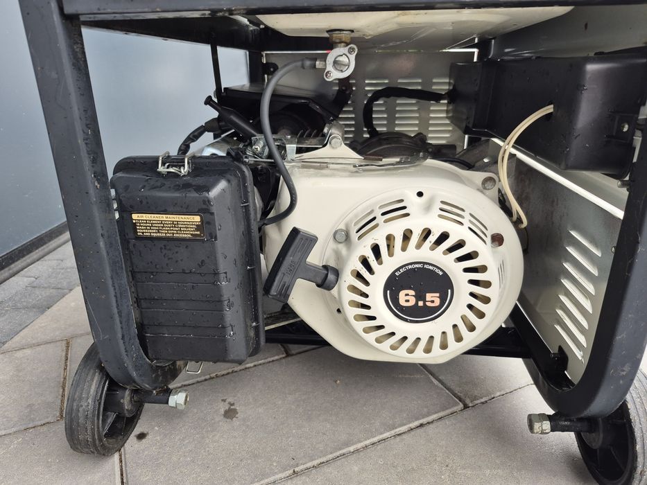 Agregat prądotwórczy generator.