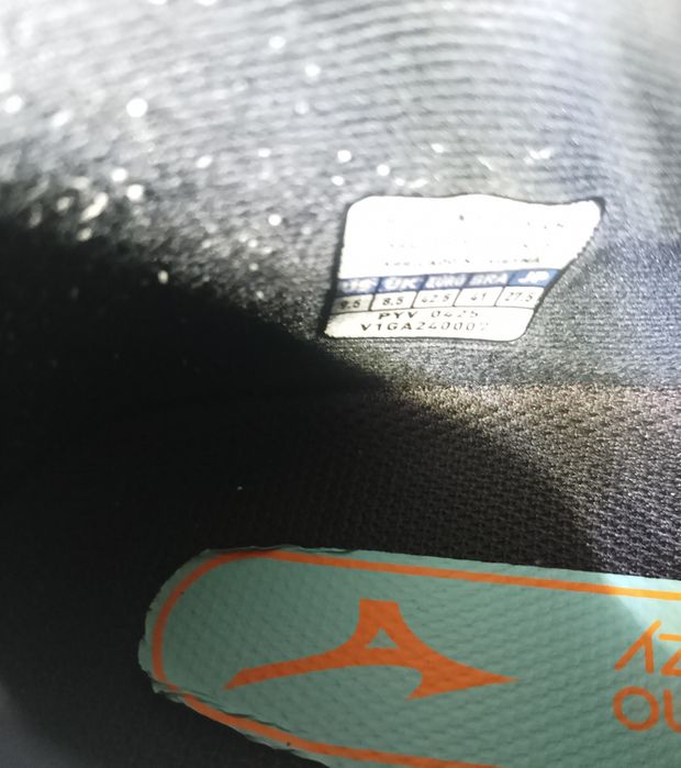 Mizuno wave lightning z8 (42,5  27,5 см)