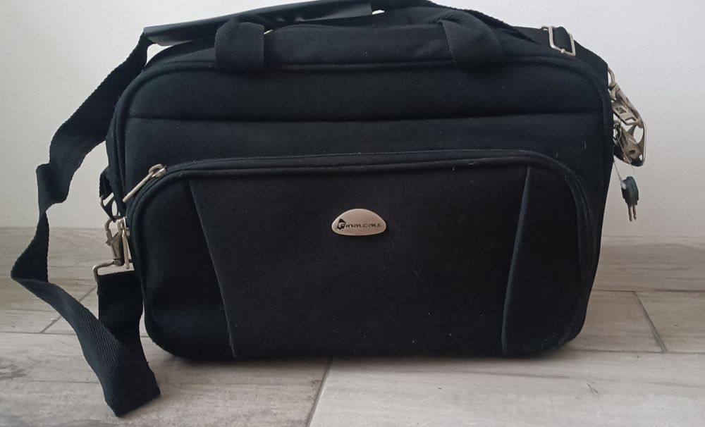 Torba na laptopa czarna finalcall z kłódką