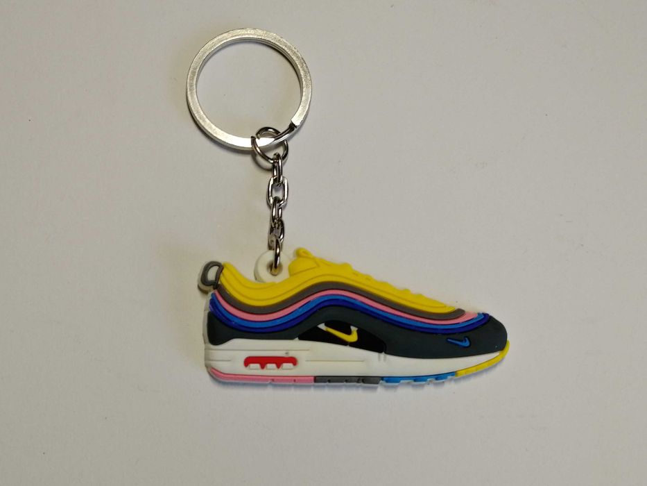 Brelok wzorowany na Nike/Adidas prezent