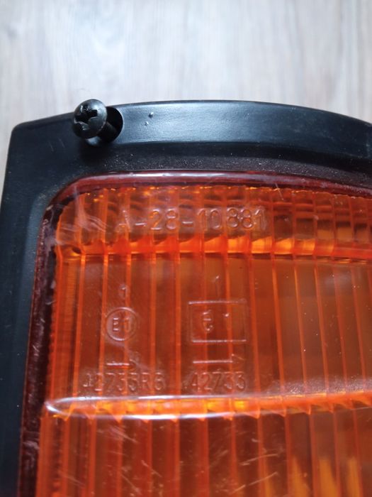 Указатель поворота Мерседес МВ100 W631 правый