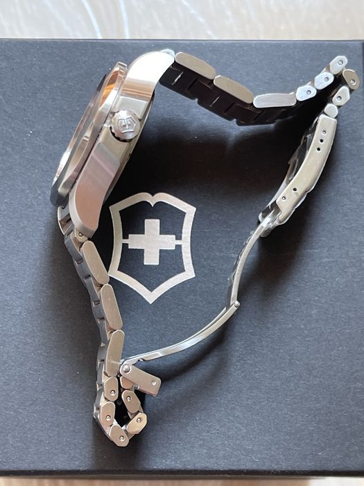 Victorinox Swiss Army I.N.O.X. Mechanical V241837  43мм 200м