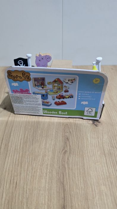 Nowa drewniana łódka z figurka peppa pig