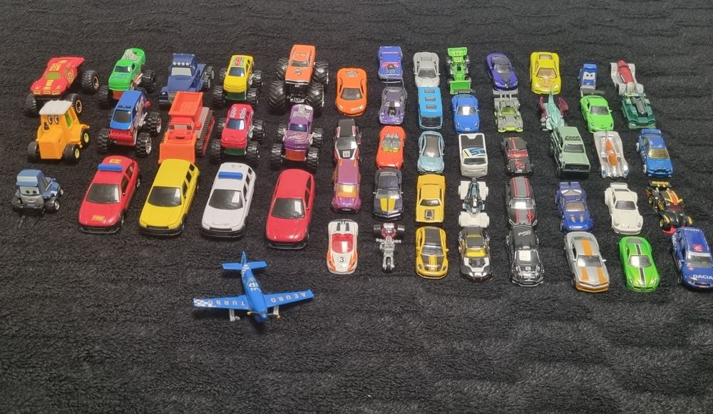 LOTE 55 CARRINHOS •Hot Wheels +Outras Marcas •Usados •Vendo Tudo Junto