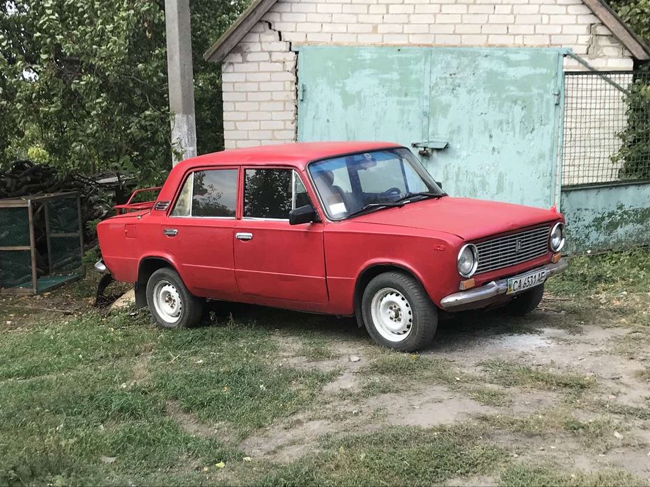 Машина Жигули капейка ваз 21011