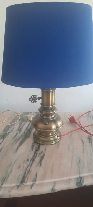 Par de candeeiros originais, de latão fosco