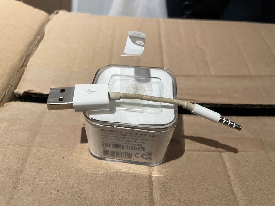 iPod Shuffle 2GB 4th Geneeration