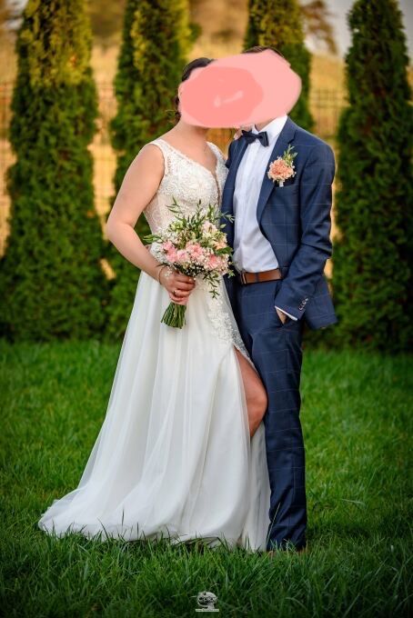 Śliczna suknia ślubna „Tiara”