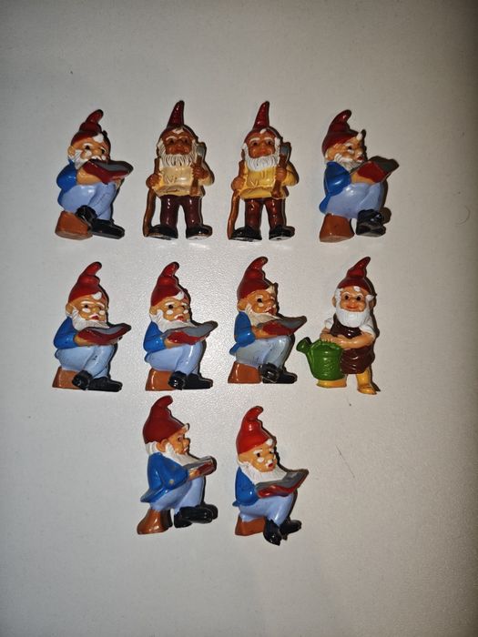 Stare figurki krasnali figurki Kinder niespodzianka