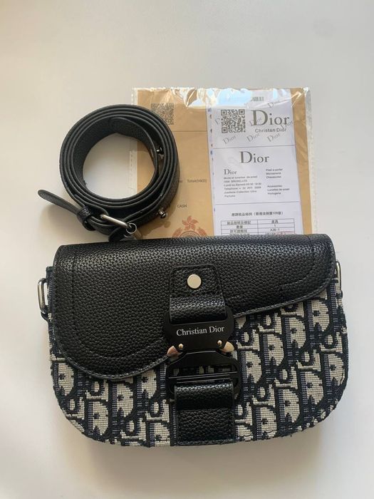 Сумка Christian Dior чорна, стильна та універсальна, в наявності