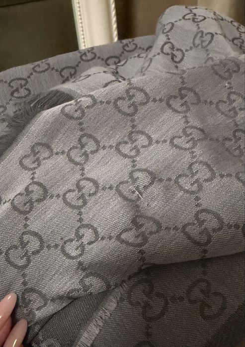 Серый платок шарф GUCCI оригинал из шерсти и шелка