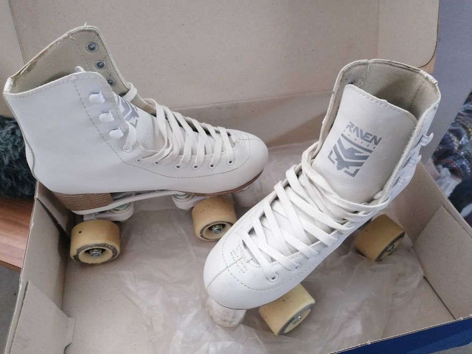 Patins de rodas com bota 37