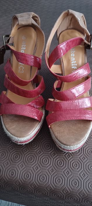 Sandálias vermelhas