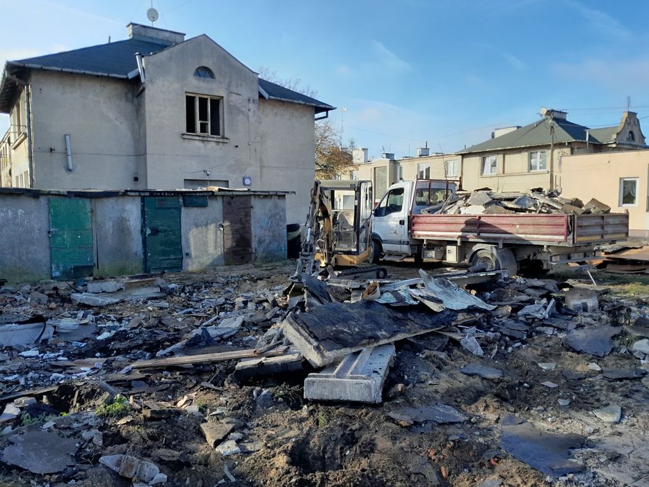 Minikoparka_wywóz gruzu